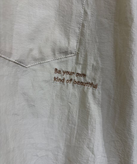 【AUG】 862114 シアー クロップド刺繍シャツ｜5分袖