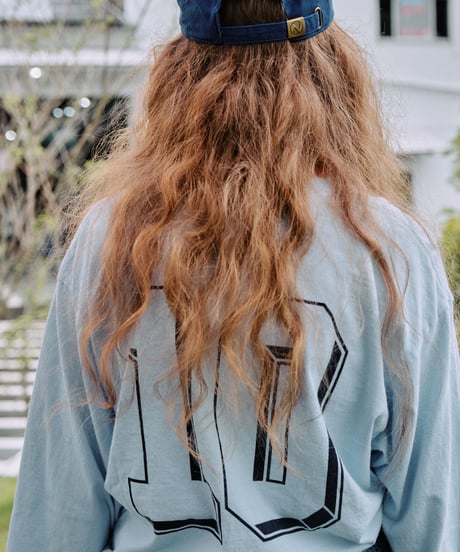 【LE MELANGE | '27 Spring Collection】 ULTRA COTTON ANORAK CLUB コラボTee 8711007／２月中旬から３月上旬発送予定
