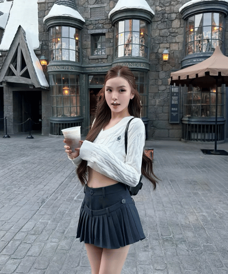 Preppy Cable Knit Crop Top【White】