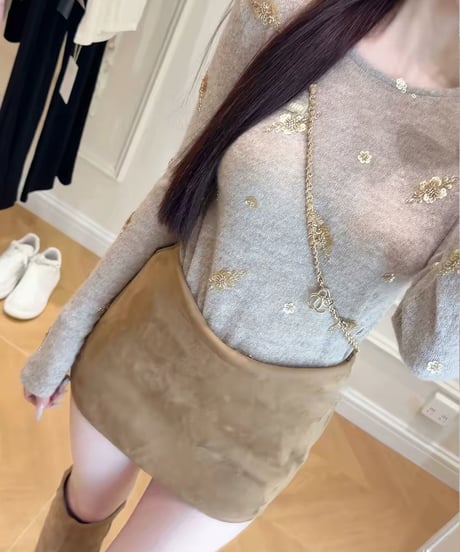 Elegant Gold Floral Embroidered Knitwear