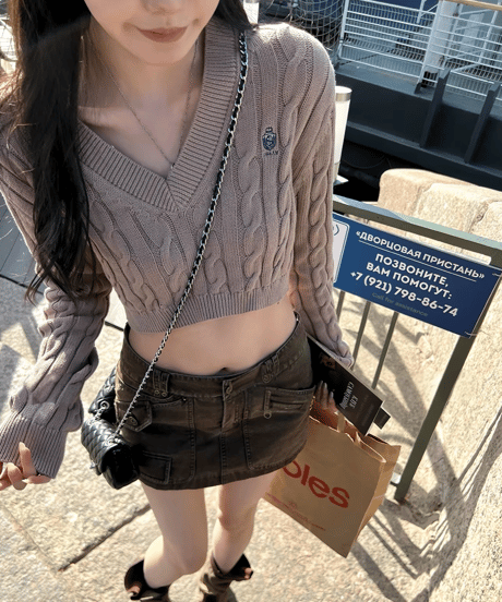 Preppy Cable Knit Crop Top【Brown】