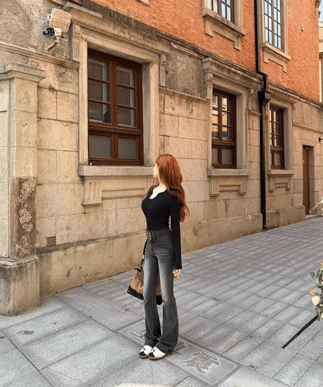Elegant Scoop Neck Knit Top