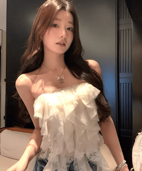 Asymmetrical Lace Strapless Tops