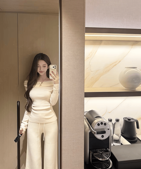 Elegant Off Shoulder Knit Set 【White】