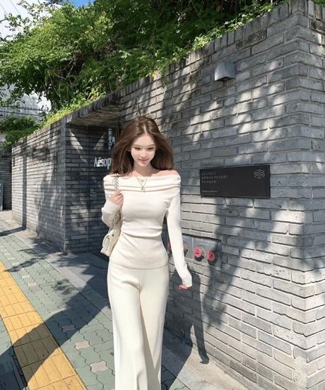 Elegant Off Shoulder Knit Set 【White】