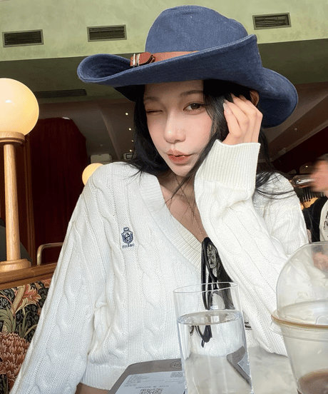 Preppy Cable Knit Crop Top【White】