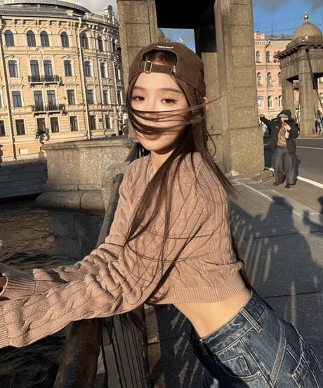 Preppy Cable Knit Crop Top【Brown】