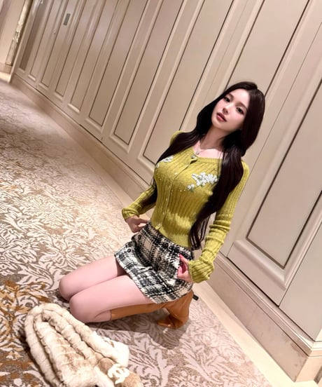 Blossom Ribbed Knit Top