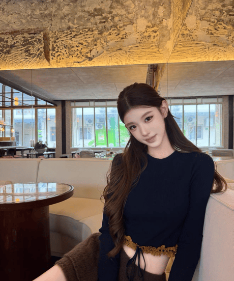 Lace-Trimmed Ribbed Knit Crop Top