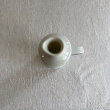 11.白磁の一輪挿し