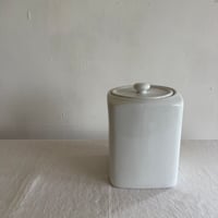 12.白磁の蓋もの