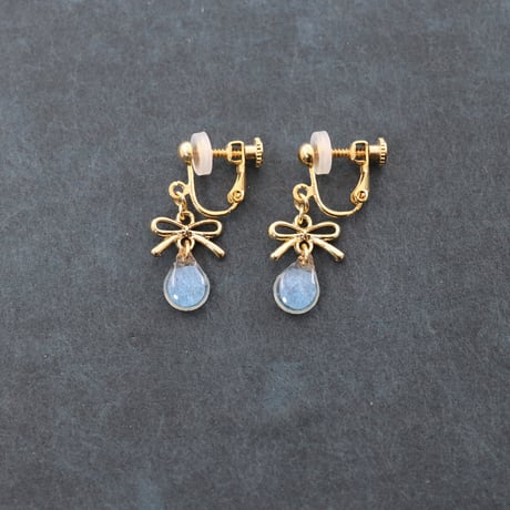 リボンと雫【美濃和紙のイヤリング/ピアス】水色