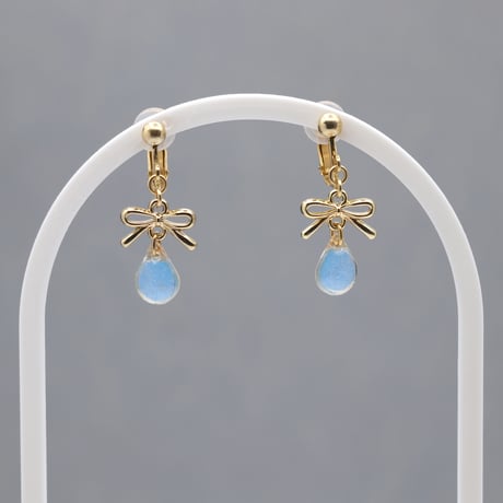 リボンと雫【美濃和紙のイヤリング/ピアス】水色