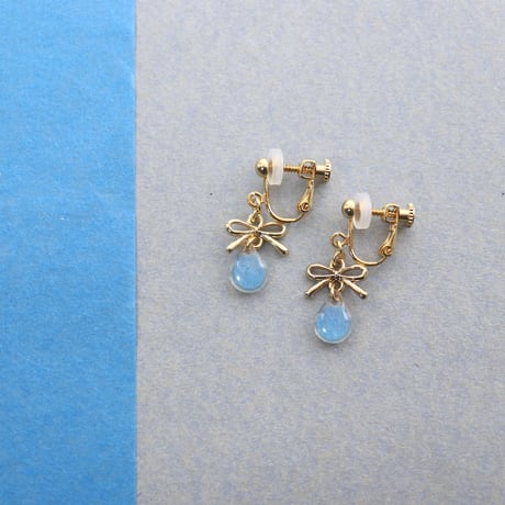 リボンと雫【美濃和紙のイヤリング/ピアス】水色
