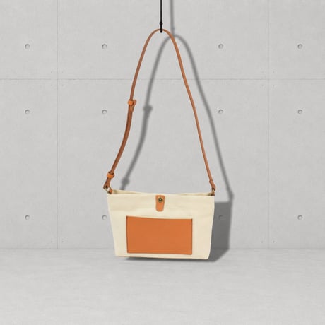 Chair＜チェア＞キャンバスレザーサコッシュ