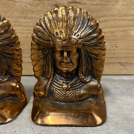 Indian Bookend