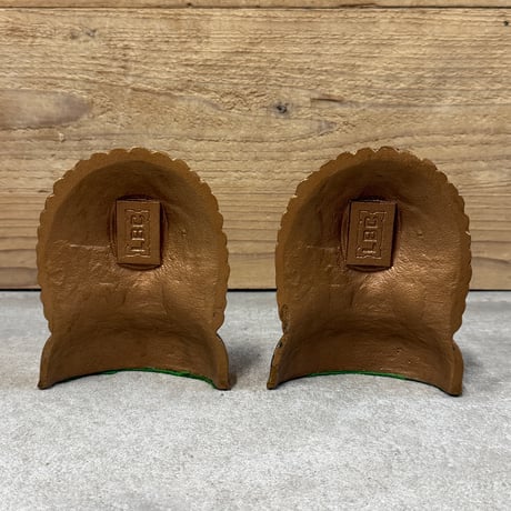 Indian Bookend