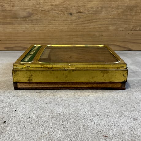 Biscuit Display Case