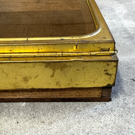 Biscuit Display Case
