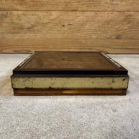 Biscuit Display Case