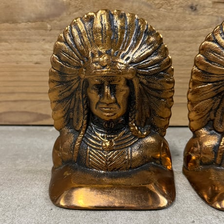 Indian Bookend
