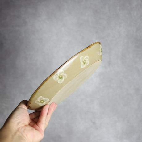 オーバル皿5 花紋 やちむん 陶器 エドメ陶房:7201002