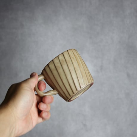 マグカップ1 斜めプリーツ サンドベージュ やちむん 陶器 cerca:7025038