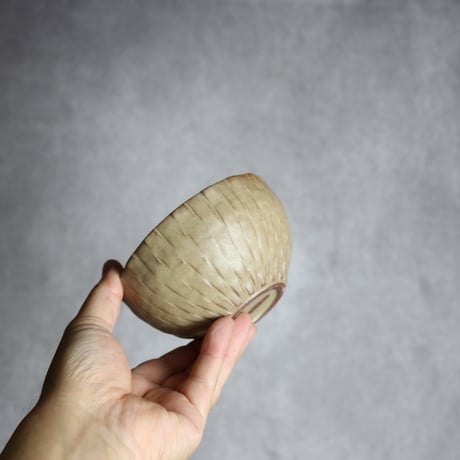 ごはん茶碗中1 マカイ 編込紋 サンドベージュ やちむん 陶器 cerca:7025010
