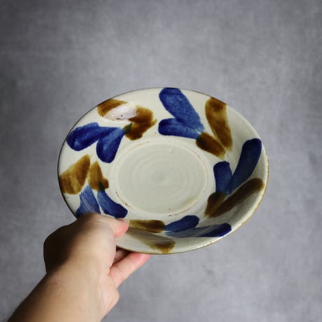 7寸皿1 飴 呉須釉 双葉 やちむん 陶器 漂窯:7010007