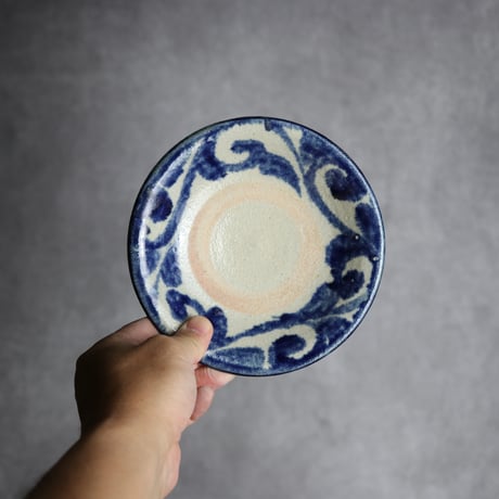 5寸皿1 呉須釉 唐草 やちむん 陶器 榮一工房:7013011