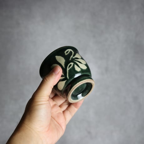 湯呑 呉須釉 蝋抜 唐草 やちむん 陶器 真南風工房:7011021