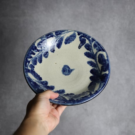7寸皿1 呉須釉 唐草 やちむん 陶器 榮一工房:7013020