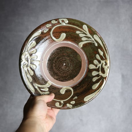 7寸皿1 イッチン 唐草 やちむん 陶器 北窯 宮城正享工房:7005007