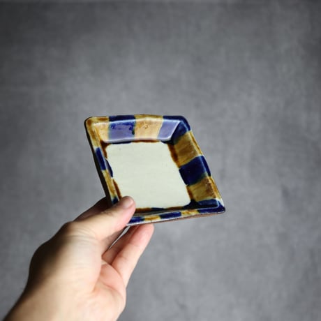 角皿1 飴 呉須釉 やちむん 陶器 漂窯:7010019