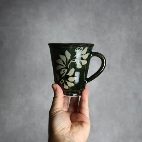 広口マグカップ 呉須釉 蝋抜 唐草 やちむん 陶器 真南風工房:7011025