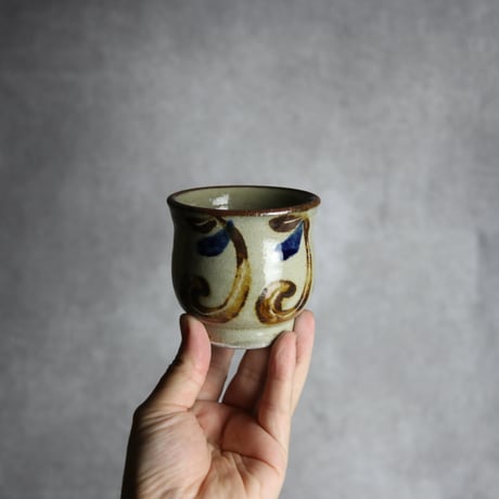 湯呑1 飴 呉須釉 やちむん 陶器 北窯 宮城正享工房 ※重い:7005034