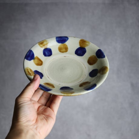 6寸皿2 飴 呉須釉 点打 やちむん 陶器 漂窯:7010006