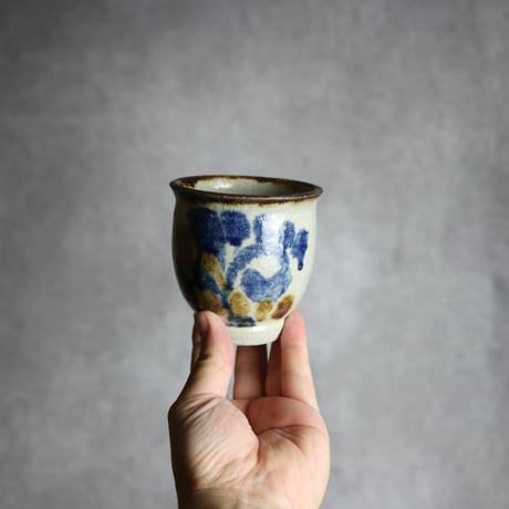 湯呑2 飴 呉須釉 唐草  やちむん 陶器 榮一工房:7013078