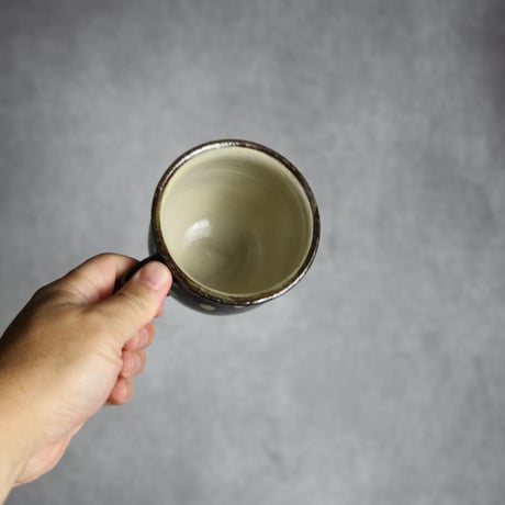 マグカップ 飴釉 蝋抜 点打 やちむん 陶器 真南風工房:7011022