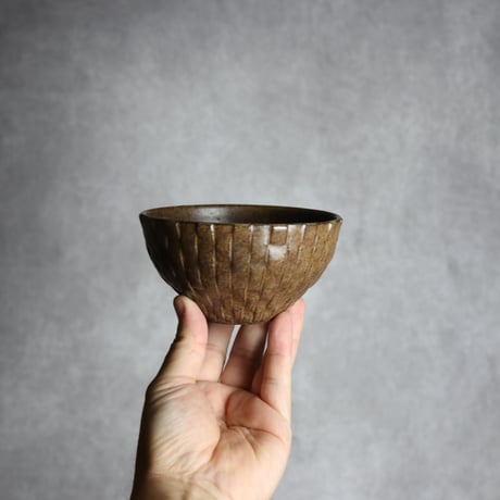 ごはん茶碗中1 マカイ 編込紋 ダークブラウン やちむん 陶器 cerca:7025010