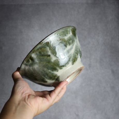6寸マカイ2 黒呉須釉 菊唐草紋 やちむん 陶器 榮一工房:7013042※高台化粧ヒビ