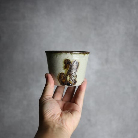 そば猪口中2 黒呉須 線彫 唐草 やちむん 陶器 榮一工房:7013168