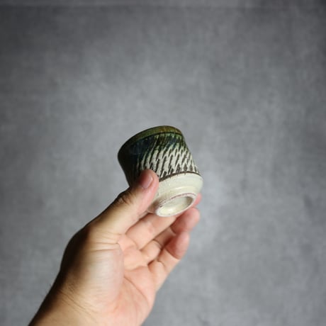 ぐい呑1 緑釉 飛鉋 やちむん 陶器 榮一工房:7013170