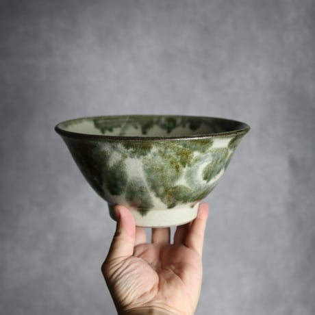 6寸マカイ2 黒呉須釉 菊唐草紋 やちむん 陶器 榮一工房:7013042