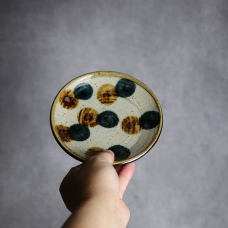 5寸皿 ドット 紺 茶 刷毛目 やちむん 陶器 陶芸こまがた:7006015