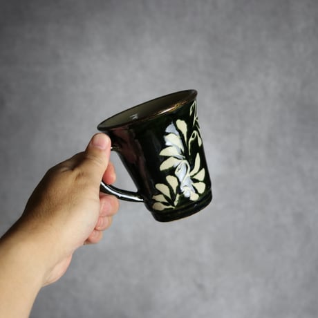 広口マグカップ 呉須釉 蝋抜 唐草 やちむん 陶器 真南風工房:7011025