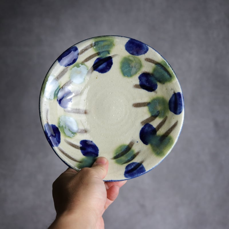 6寸皿1 呉須 緑釉 指描点打 やちむん 陶器 漂窯:7010006 | MADE IN OK