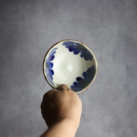 3.5寸鉢1 飴 呉須釉 菊花 やちむん 陶器 漂窯:7010029