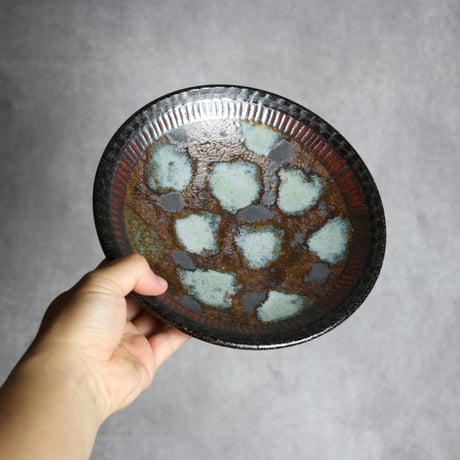 7寸皿1 黒シリーズ やちむん 陶器 sui:7022005