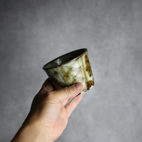 そば猪口中2 黒呉須 唐草 格子 やちむん 陶器 榮一工房:7013168